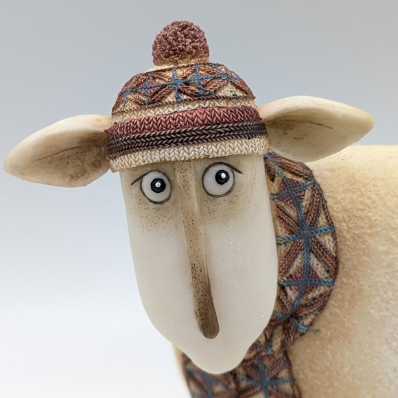 Vintage Enesco Jock Ewe And Me Resin Winter Hat & Scarf Sheep Figure - Picture 5 of 10